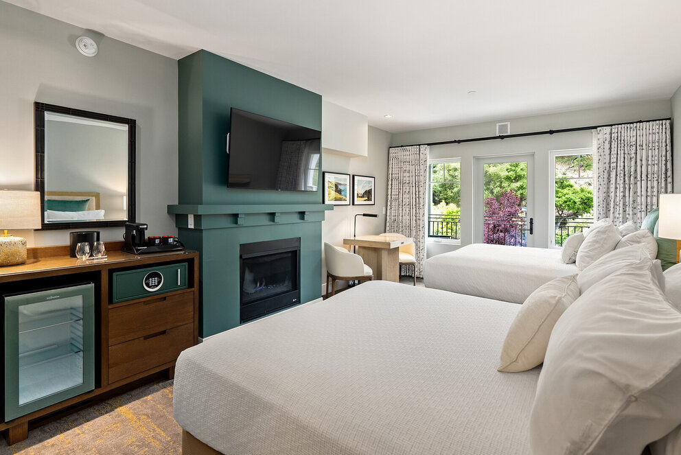 Family-Friendly Rooms with Two Queen Beds & Fireplace